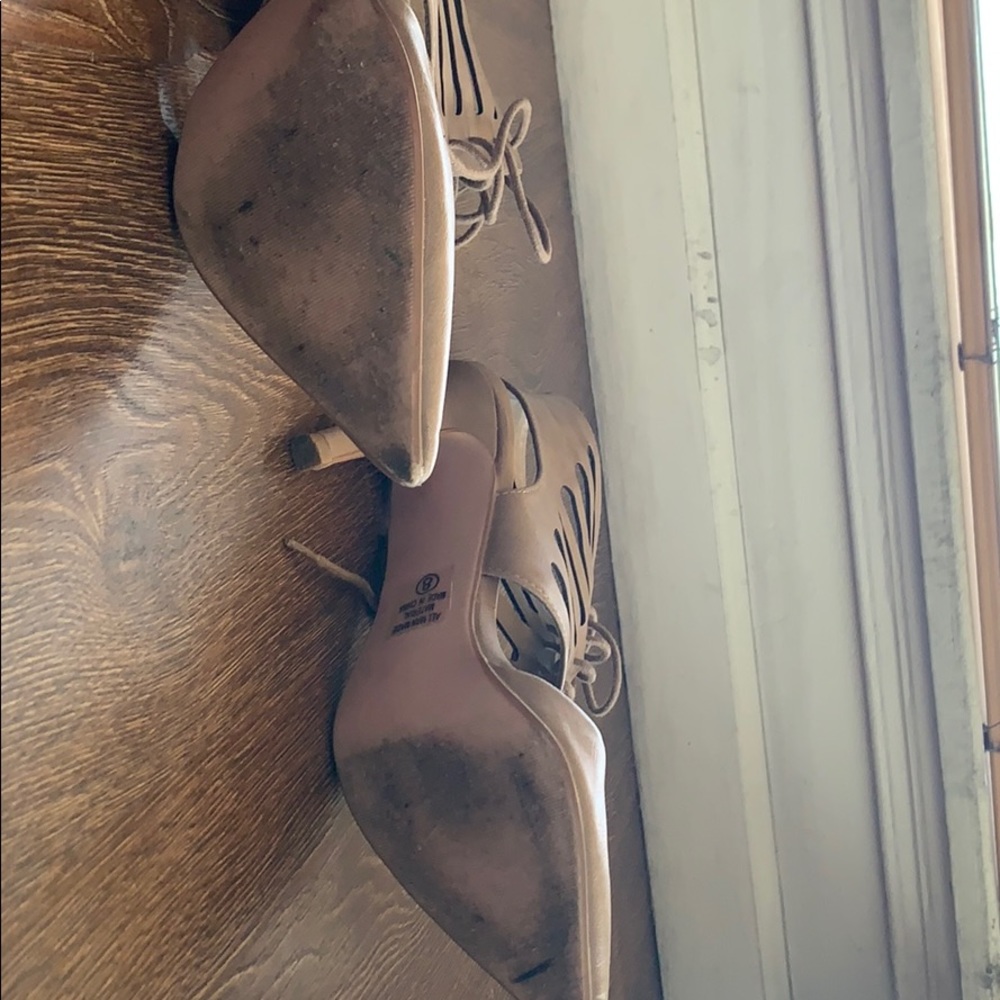 Shoes - Picture 4 of 4